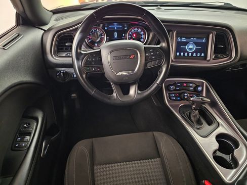 Used 2021 Dodge Challenger SXT image 18