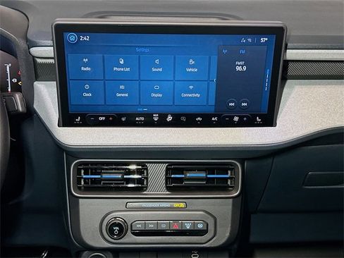 New 2025 Ford Maverick XLT w/ XLT Luxury Package image 9