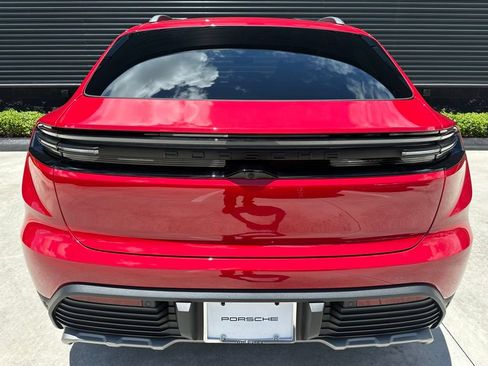 Used 2026 Porsche Macan 4S Electric AWD/4WD image 13