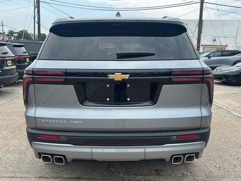 New 2026 Chevrolet Traverse LT w/ Driver Confidence Package AWD/4WD image 10