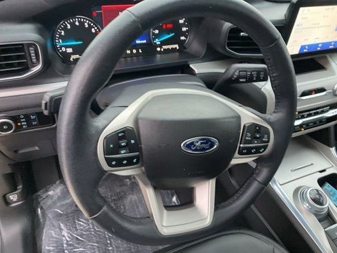 Used 2023 Ford Explorer XLT w/ Equipment Group 202A image 15