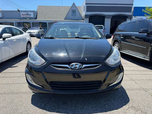 Used 2013 Hyundai Accent GLS w/ Premium Pkg FWD image 9
