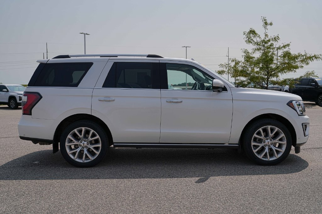 Used 2019 Ford Expedition Limited w/ Equipment Group 302A AWD/4WD image 6