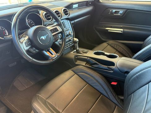 Used 2018 Ford Mustang Coupe image 15