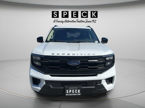 Certified 2025 Ford Expedition Active AWD/4WD image 8