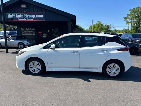 Used 2018 Nissan Leaf S w/ S Charge Package FWD image 2