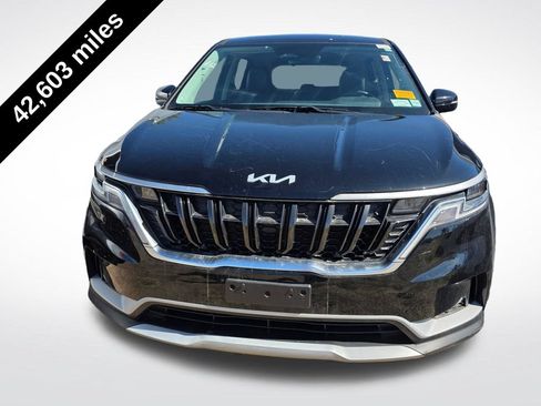 Used 2022 Kia Carnival LX FWD image 2