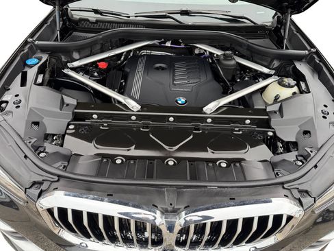 Used 2023 BMW X5 xDrive40i w/ Climate Comfort Package image 8