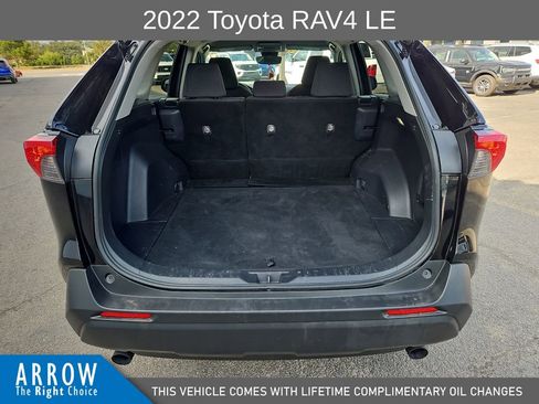 Used 2022 Toyota RAV4 LE image 18