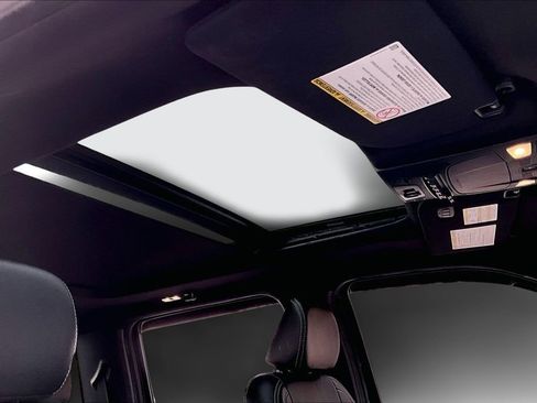 Used 2022 Ford F350 Lariat w/ Tremor Off-Road Package image 19