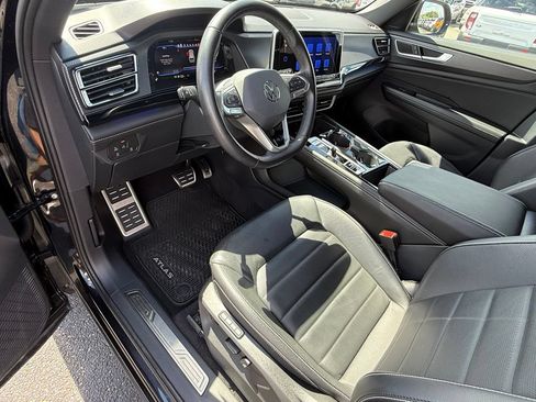 Used 2024 Volkswagen Atlas Cross Sport SEL R-Line AWD/4WD image 16
