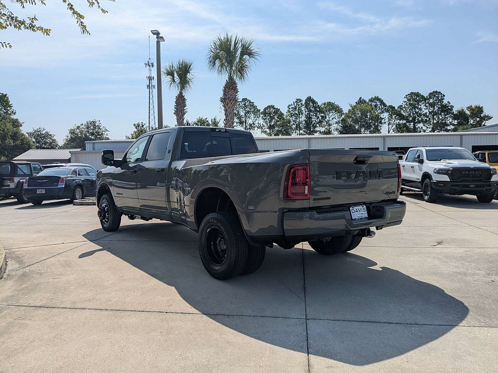 New 2026 RAM 3500 Big Horn AWD/4WD image 5