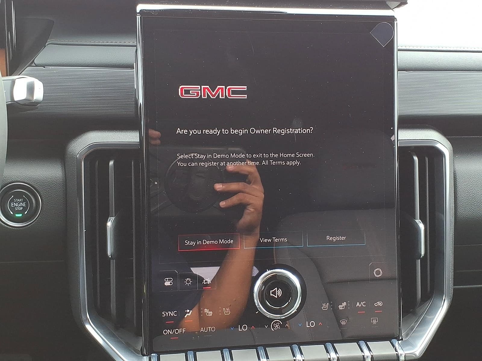 New 2027 GMC Acadia AT4 w/ Luxury Package AWD/4WD image 19
