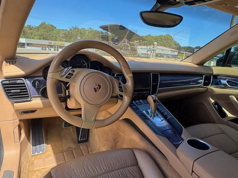 Used 2014 Porsche Panamera image 10