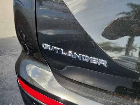 New 2026 Mitsubishi Outlander SE image 6