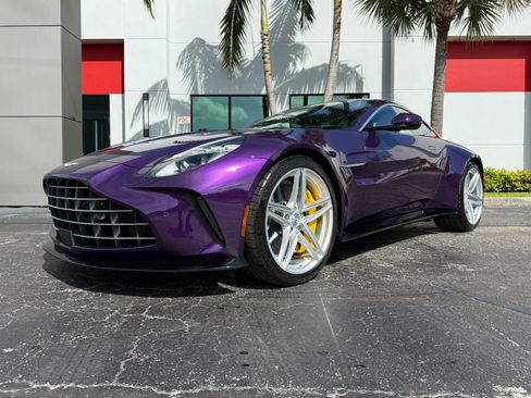Used 2025 Aston Martin V8 Vantage Coupe RWD image 11
