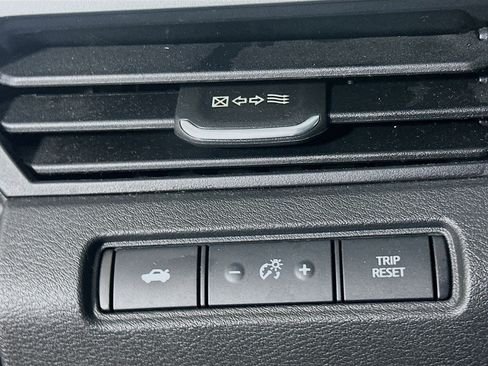 Used 2024 Nissan Altima 2.5 SR image 16