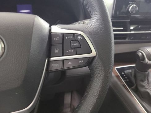Certified 2024 Toyota Sienna XLE AWD/4WD image 29
