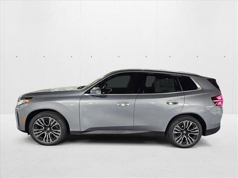 Used 2025 BMW X3 xDrive30i w/ Premium Package image 5