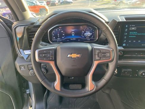 Used 2025 Chevrolet Silverado 1500 LT image 14