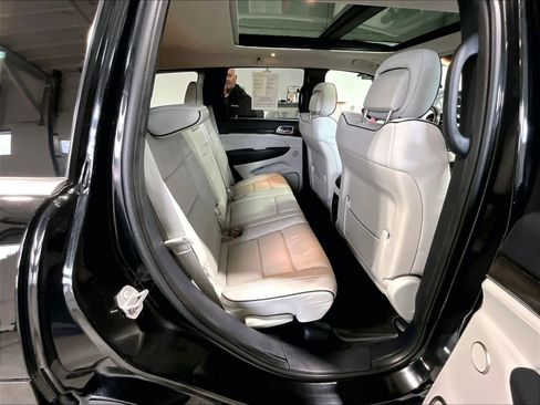 Used 2017 Jeep Grand Cherokee Summit image 16