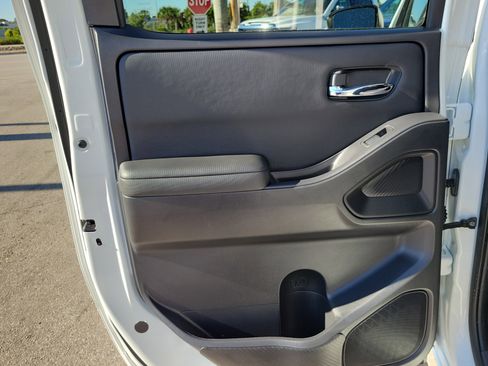 Used 2023 Nissan Frontier SV w/ Midnight Edition Package image 24