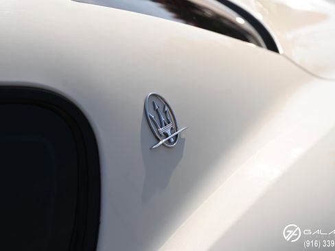 Used 2016 Maserati GranTurismo Sport image 11