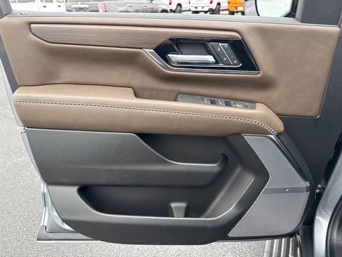 New 2026 GMC Yukon XL Denali Ultimate AWD/4WD image 15