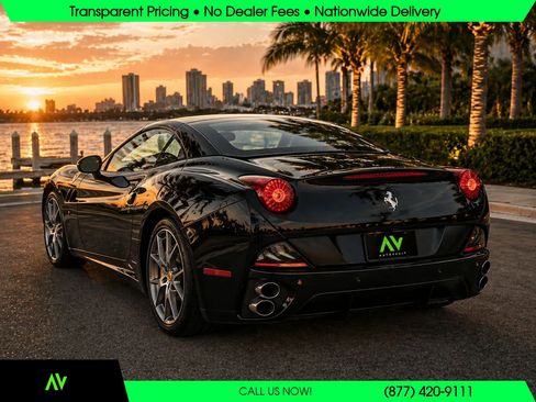 Used 2013 Ferrari California RWD image 2