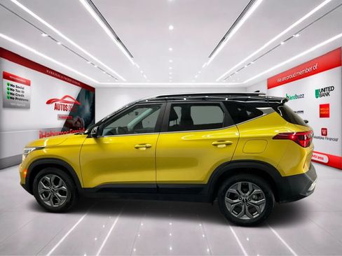 Used 2023 Kia Seltos S w/ Navigation Package FWD image 4