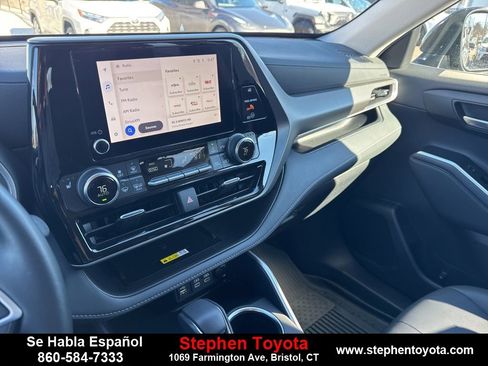 Used 2023 Toyota Highlander XLE image 20