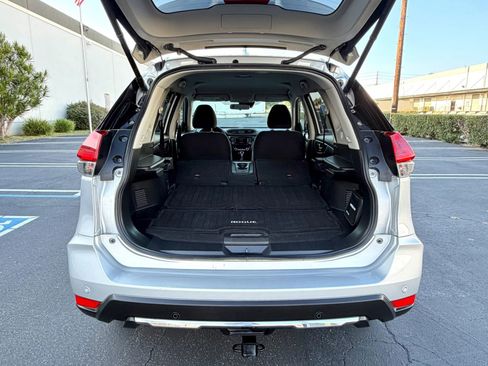 Used 2020 Nissan Rogue SV AWD/4WD image 17