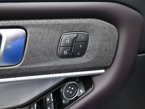 New 2026 Ford Explorer Platinum image 18