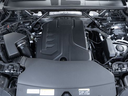 Certified 2025 Audi Q5 Premium w/ Convenience Package image 32