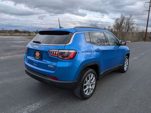 Used 2024 Jeep Compass Latitude w/ Sun and Sound Group image 3