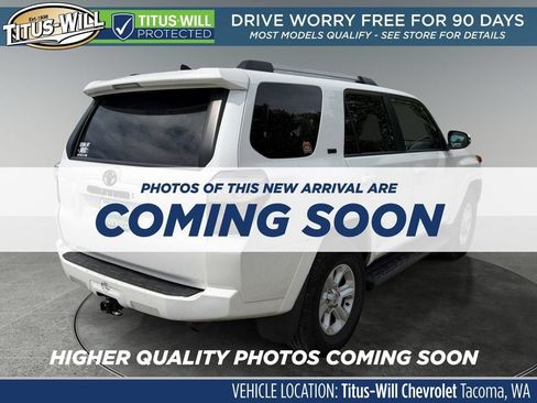 Used 2022 Toyota 4Runner SR5 Premium w/ Moonroof Package AWD/4WD image 4