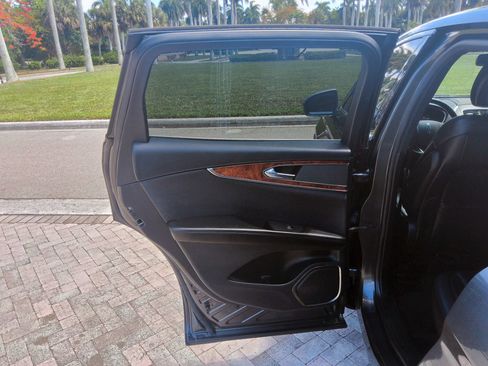 Used 2018 Lincoln MKX Reserve FWD image 29