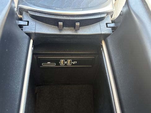 Used 2019 Mercedes-Benz GLC 300 4MATIC image 33