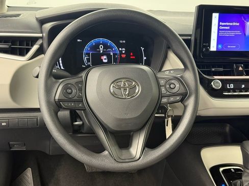 Used 2026 Toyota Corolla LE FWD image 25