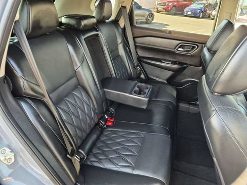 Used 2021 Nissan Rogue Platinum FWD image 16