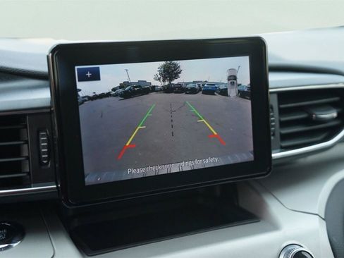 Used 2024 Ford Explorer XLT w/ Equipment Group 202A RWD image 29