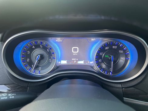 Used 2015 Chrysler 300 Limited w/ 300 Premium Group image 19