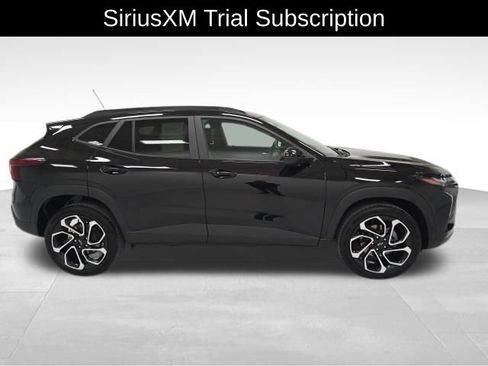 Certified 2025 Chevrolet Trax RS w/ Driver Confidence Package image 7