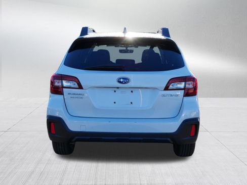 Used 2019 Subaru Outback 2.5i Premium image 6