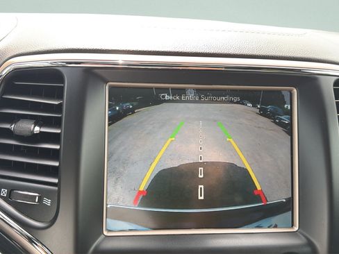 Used 2017 Jeep Grand Cherokee Overland w/ Jeep Active Safety Group AWD/4WD image 33