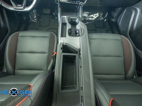 Used 2024 Chevrolet Equinox EV RS FWD image 30