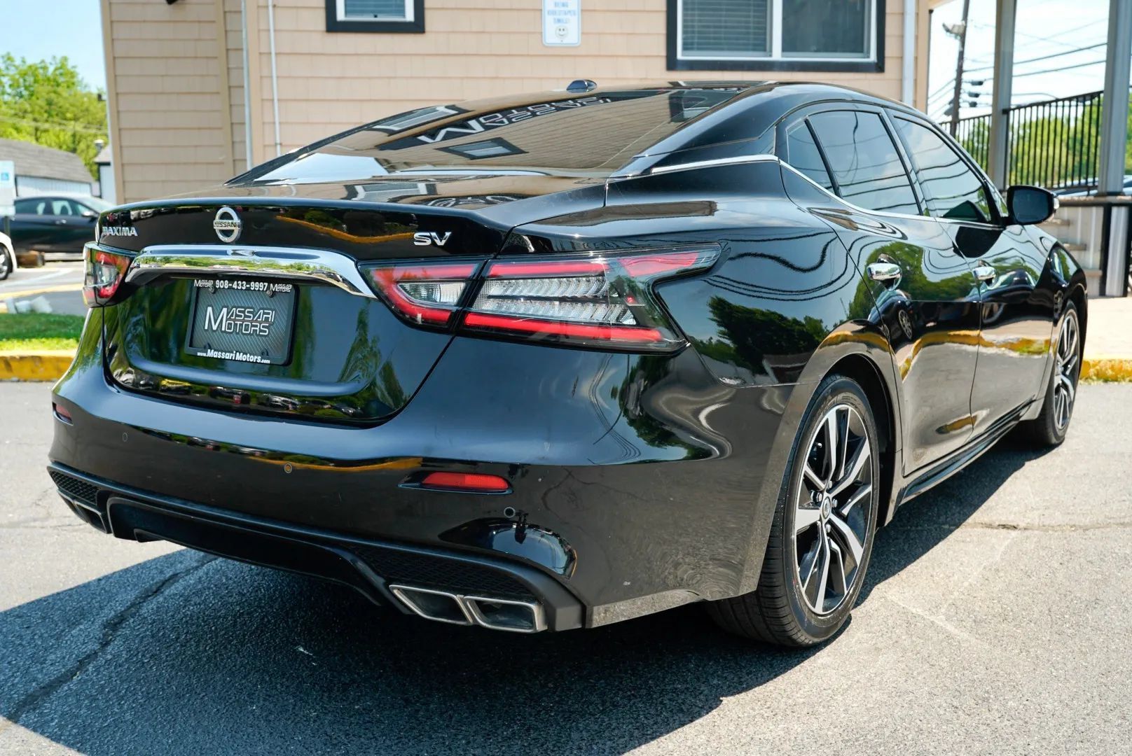 Used 2022 Nissan Maxima SV w/ Floor Mat Group FWD image 5