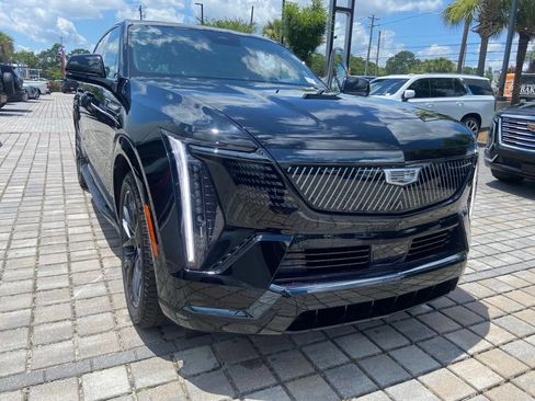 Certified 2026 Cadillac Escalade IQ Sport 2 w/ LPO, ONYX Package AWD/4WD image 5