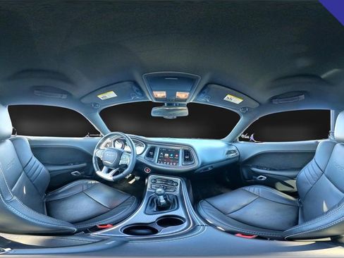 Used 2016 Dodge Challenger SRT image 36