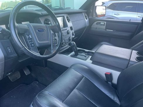 Used 2016 Ford Expedition XLT w/ Equipment Group 202A AWD/4WD image 9